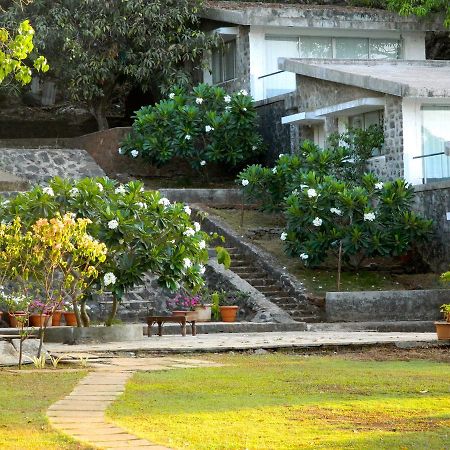 V Resorts Mahua Bagh Murud Nandgaon  Bagian luar foto